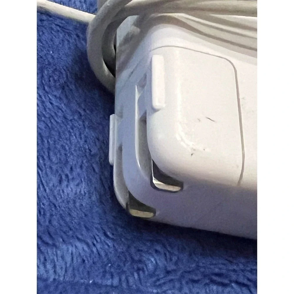 Apple AC Adapter Charger 16.5V 3.65A‎ White for MacBook